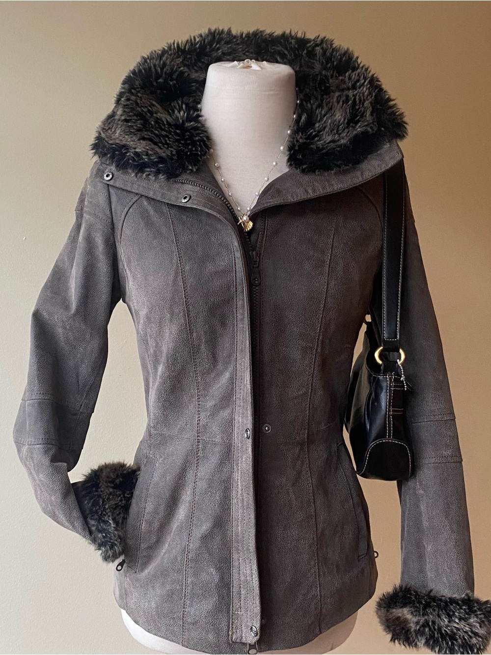 Danier Women’s Grey Genuine Leather Jacket with Black Fur Trim - Picture 3 of 11